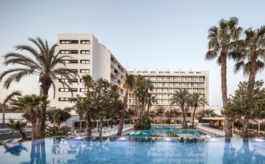 Aqua Hotel Silhouette & Spa – Adults Only  barcelona