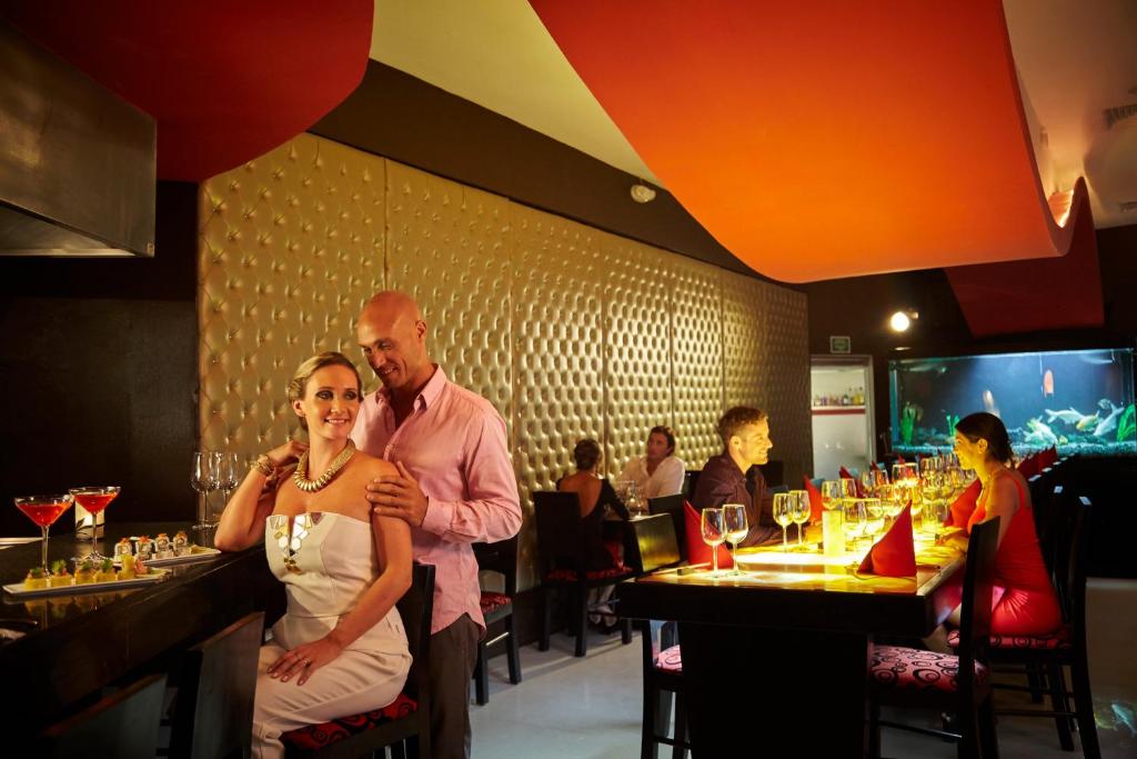 desire riviera maya resort adults only hotel puerto morelos bar