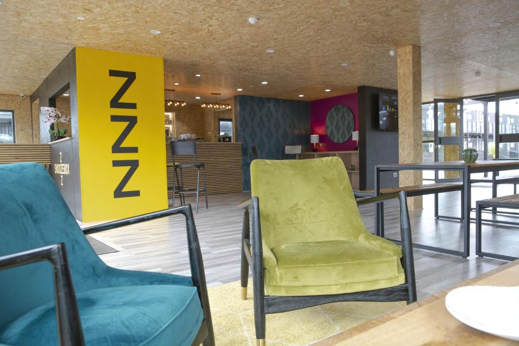 snoozebox olympic park adults only hotels london lounge