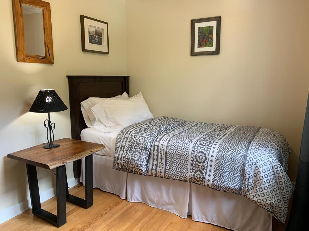 canadian rockies inn adults only hotel field british columbia canada room
