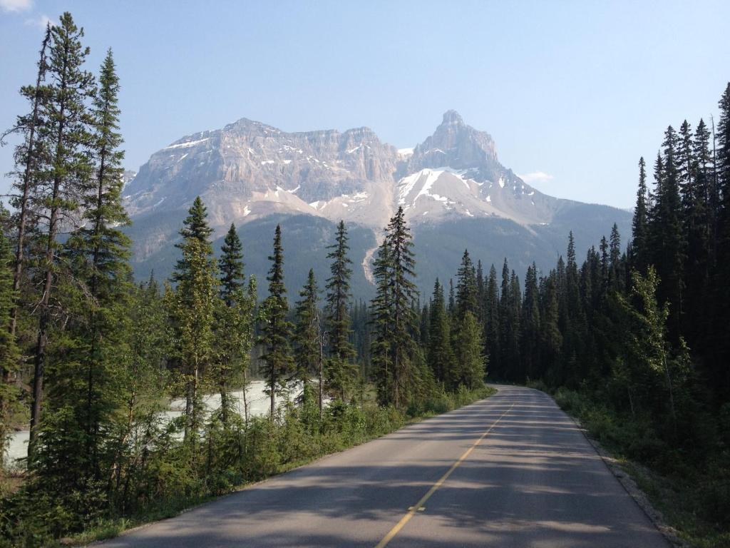 canadian rockies inn adults only hotel field british columbia canada view