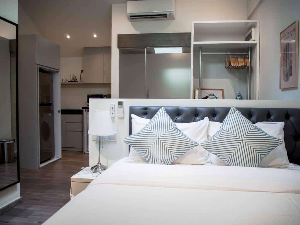 heritage collection on smith adults only hotel singapore room