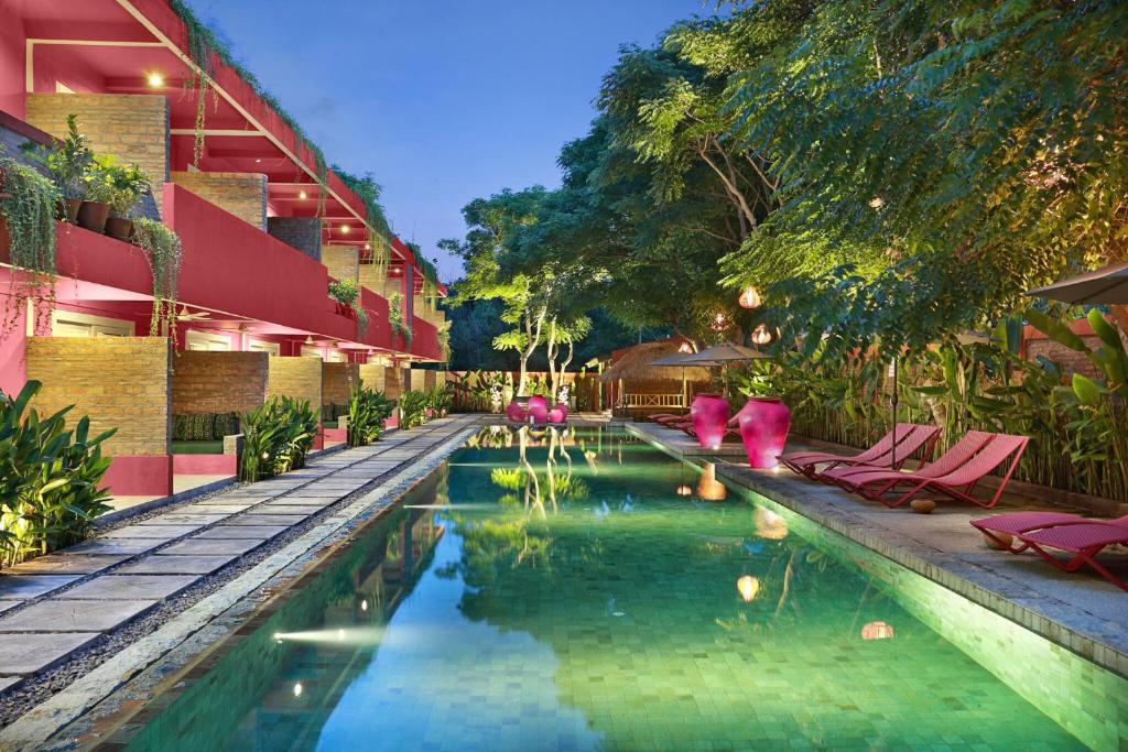 pinkcoco gili trawangan adults only hotel indonesia gili trawangan hotel front and pool