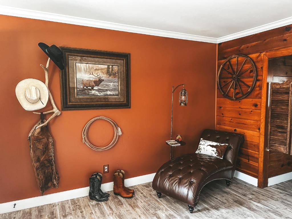 woody mountain bed and breakfast adult only hotel usa arizona chair