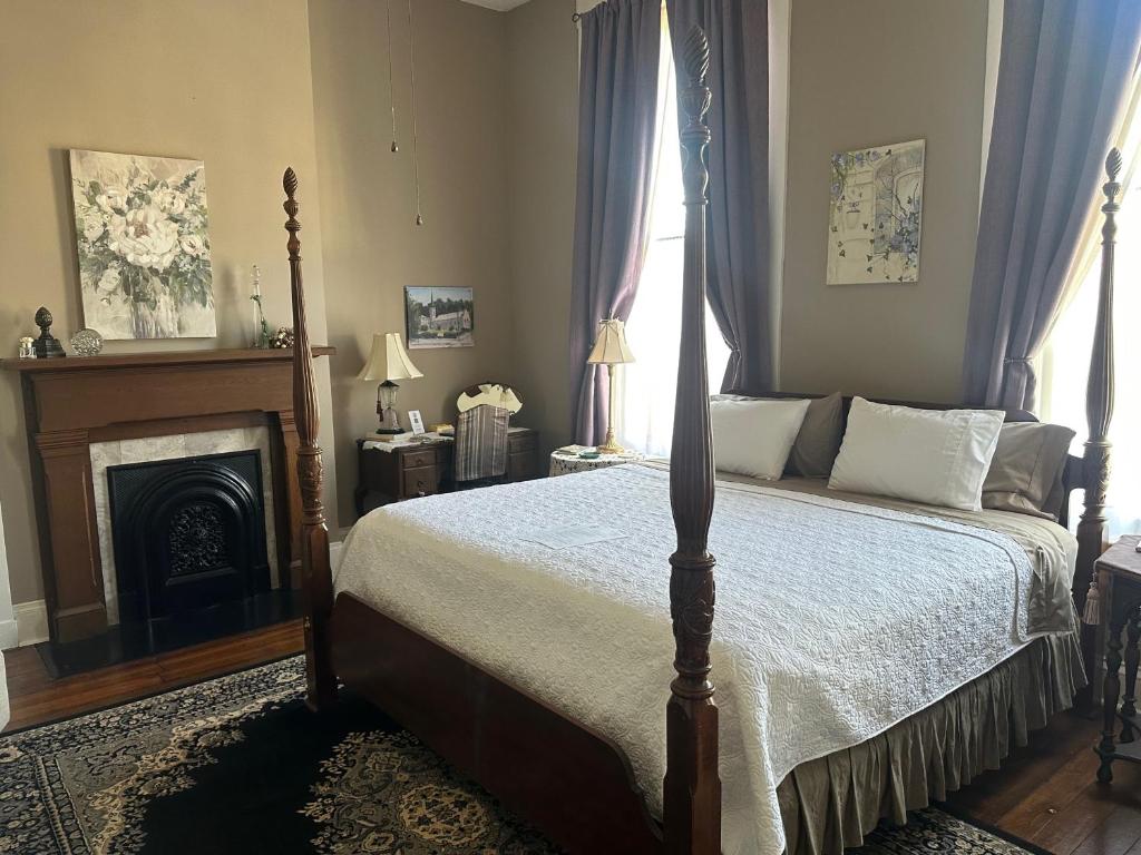 iron gate inn adults only hotel usa indiana room